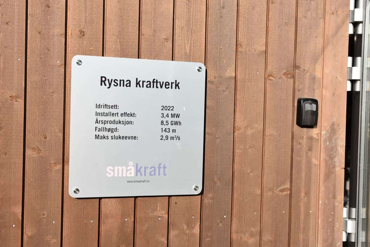 Informasjonsskilt ved Rysna kraftverk